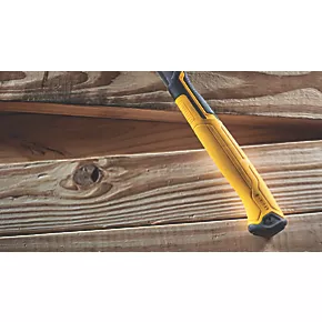 DeWalt Mig-Welded High Velocity Claw Hammer 14oz (0.4kg) 5 DeWalt Mig-Welded High Velocity Claw Hammer 14oz (0.4kg) - Image 5